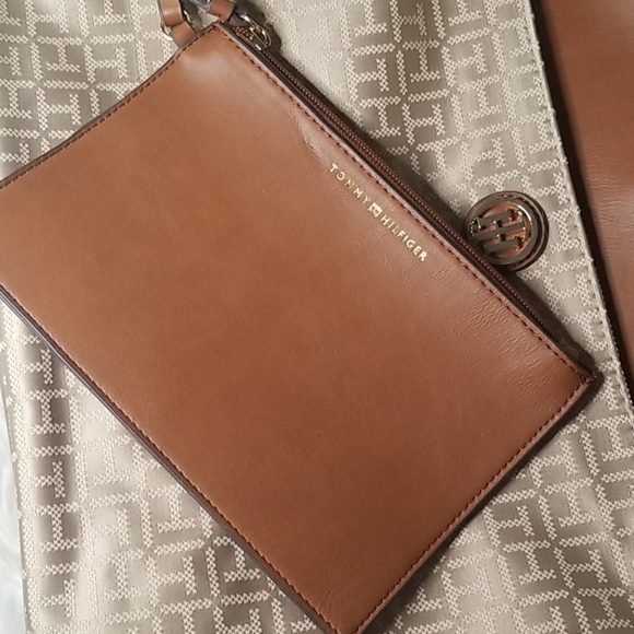 Tommy Hilfiger Large Bag with pouch - Picture 5 of 8